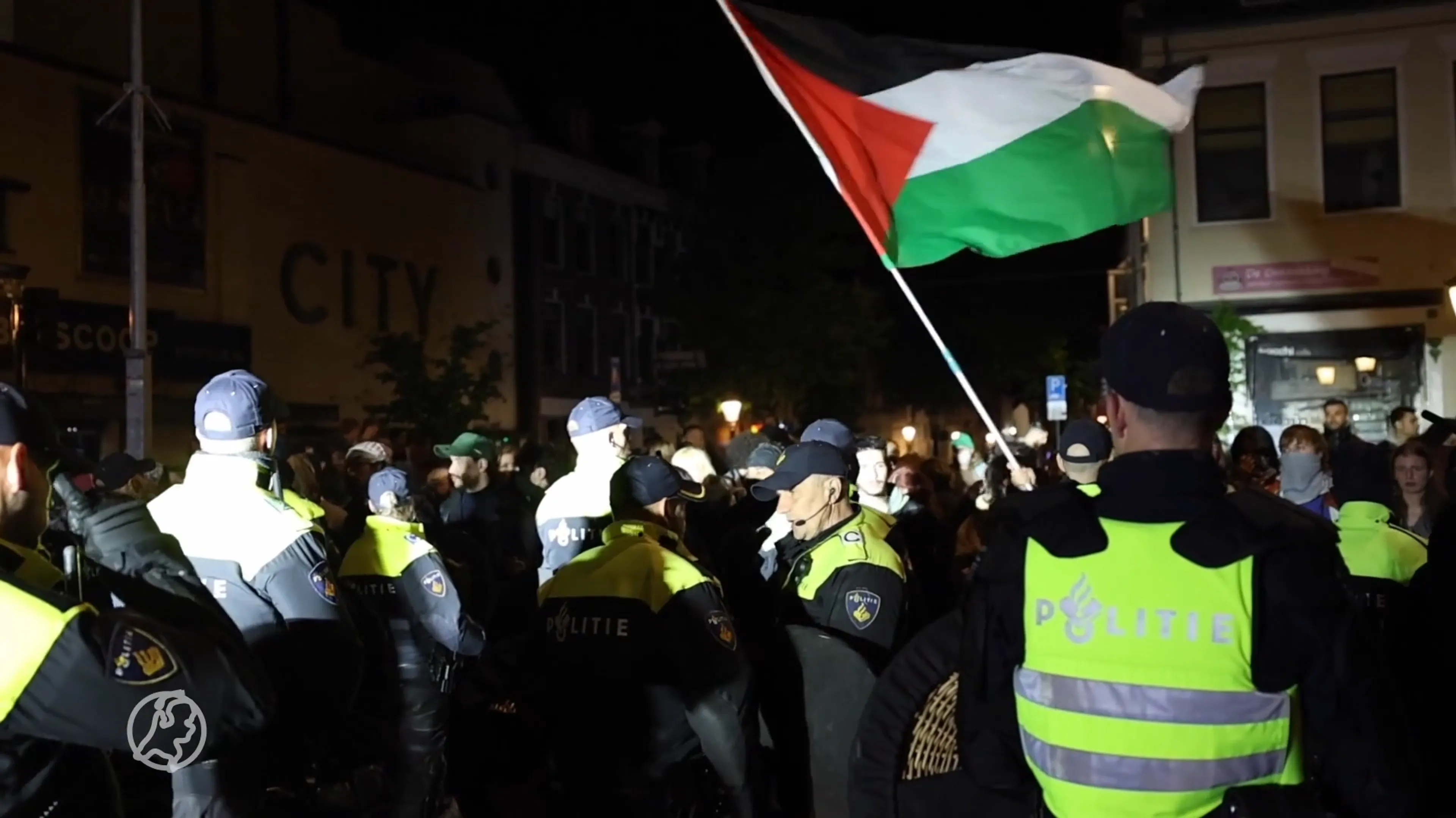 Gaza-demonstranten oog in oog met ME in Utrecht