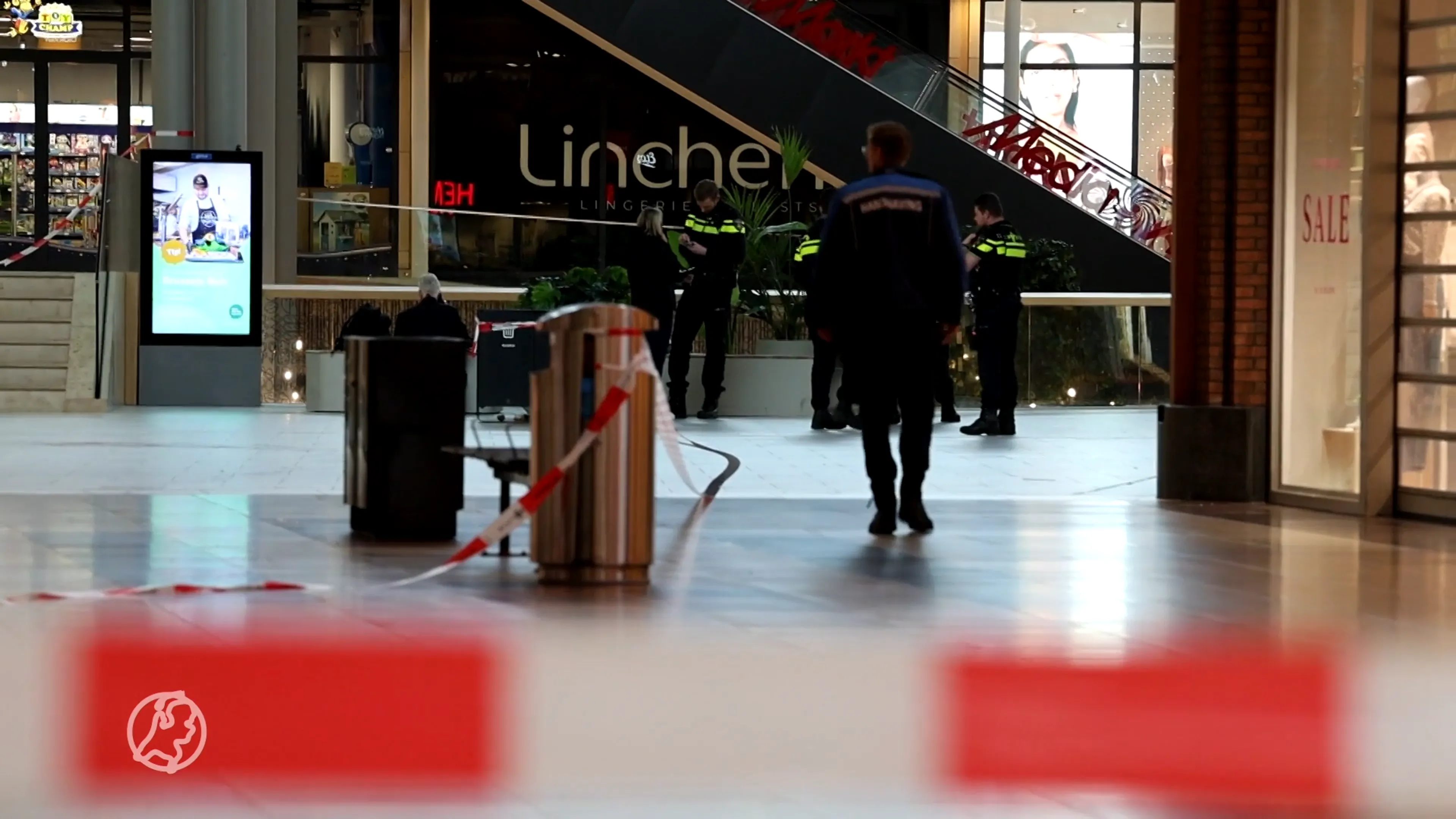 Zwaargewonde bij steekpartij in winkelcentrum Hoofddorp