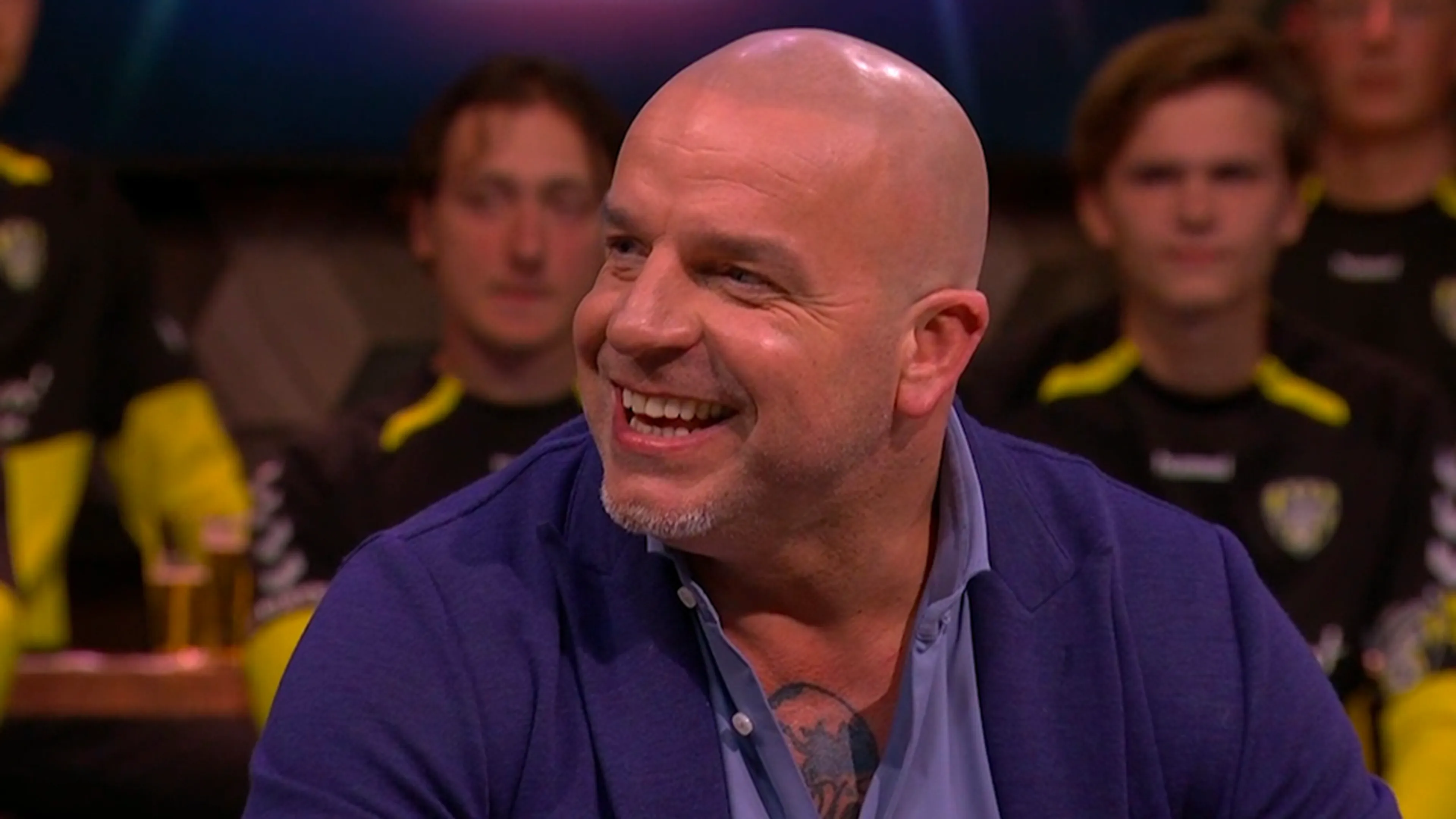 Andy over laat uitzendtijdstip: 'Alle kinderen liggen op bed, we kunnen het over neuken hebben!'