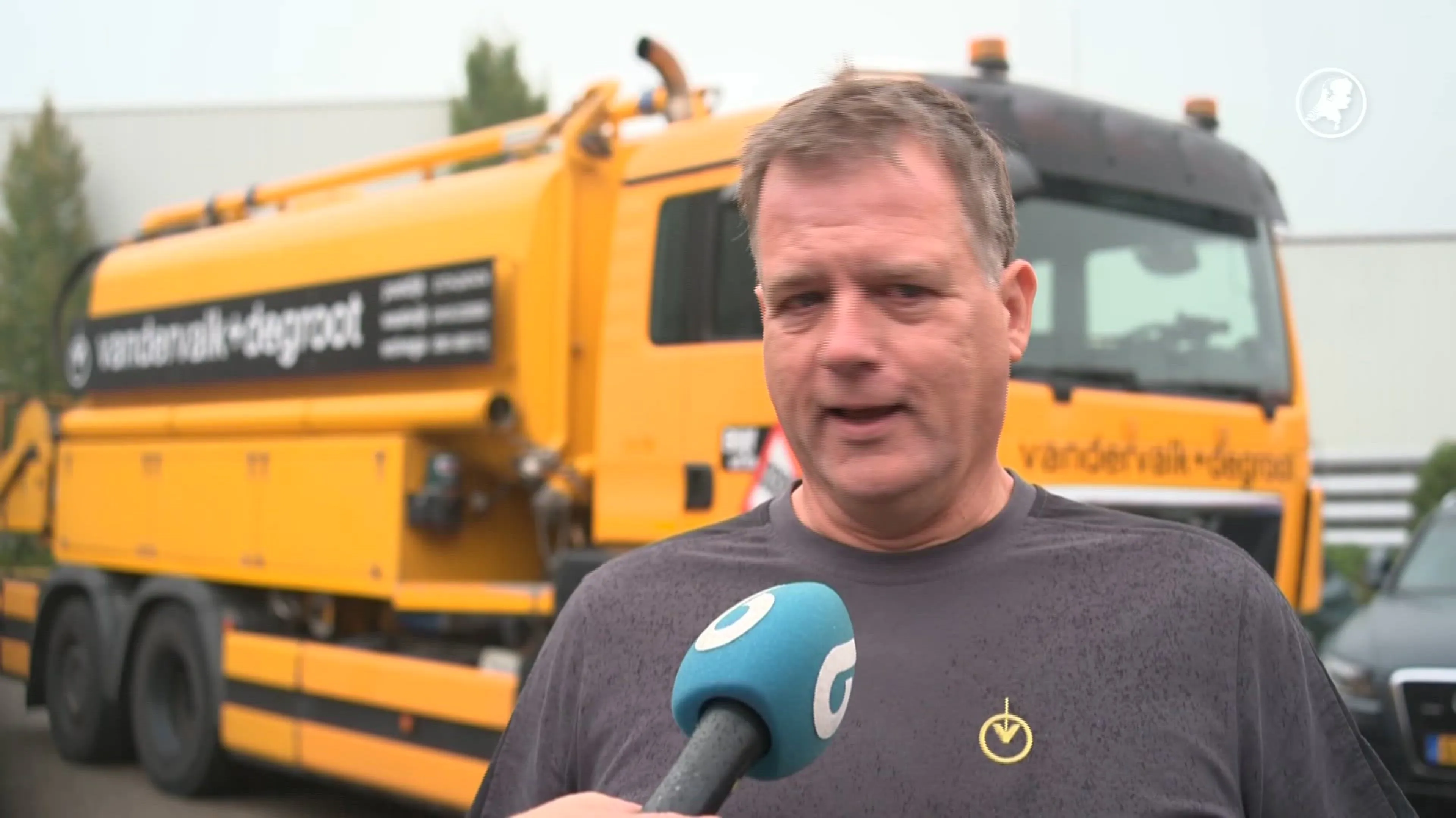 Chauffeurs die een ongeluk voorkwamen verrast met award: ‘Het is nog steeds geen heldendaad’