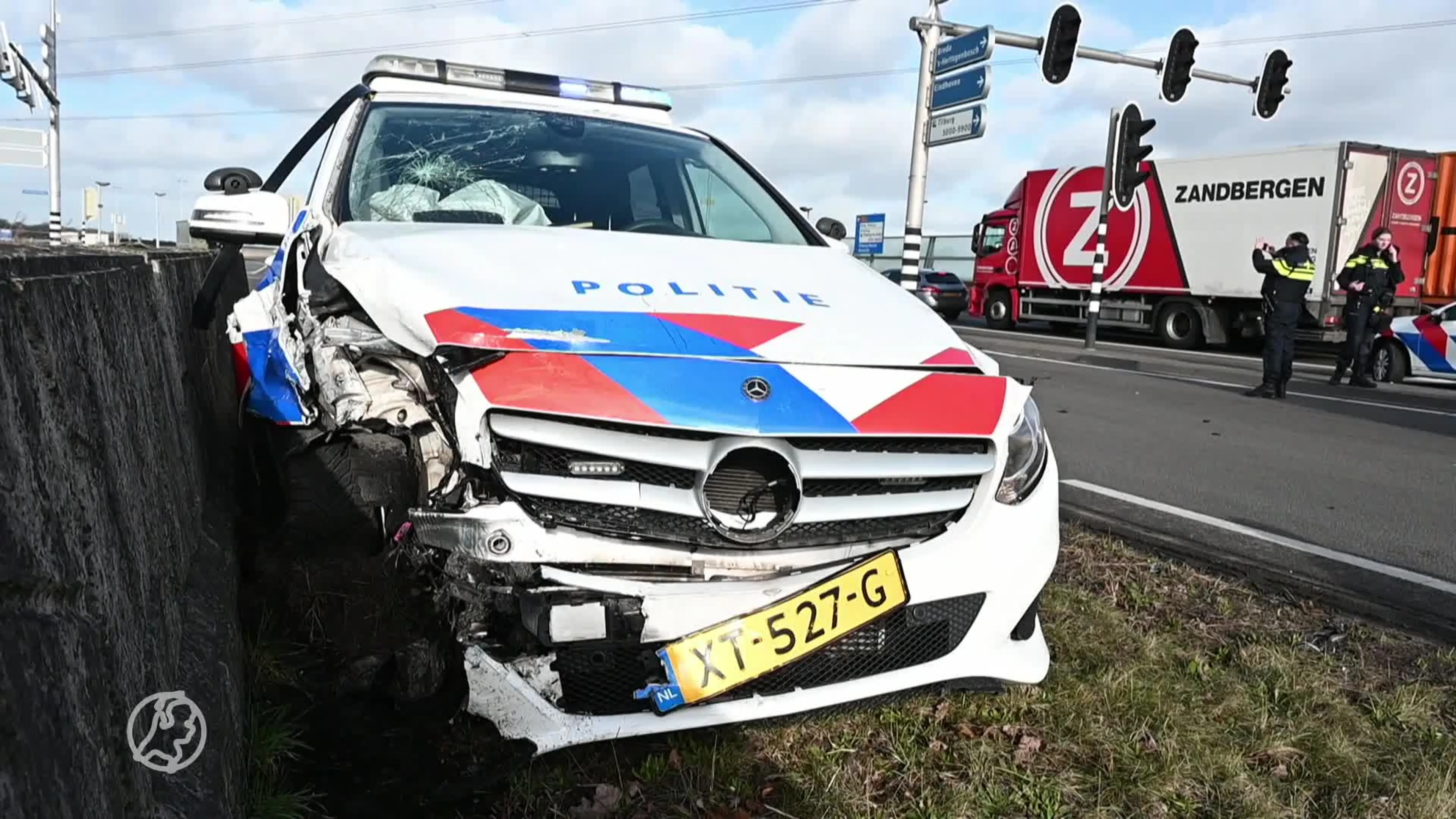 Politieauto betrokken bij ongeluk Tilburg