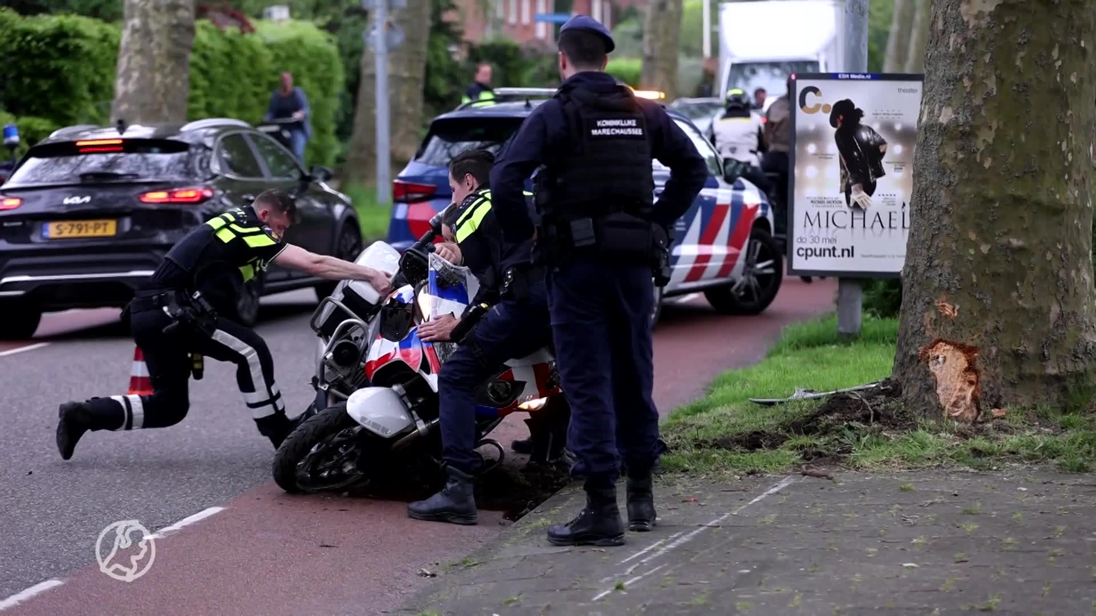 Motoragent verliest controle en crasht tijdens achtervolging