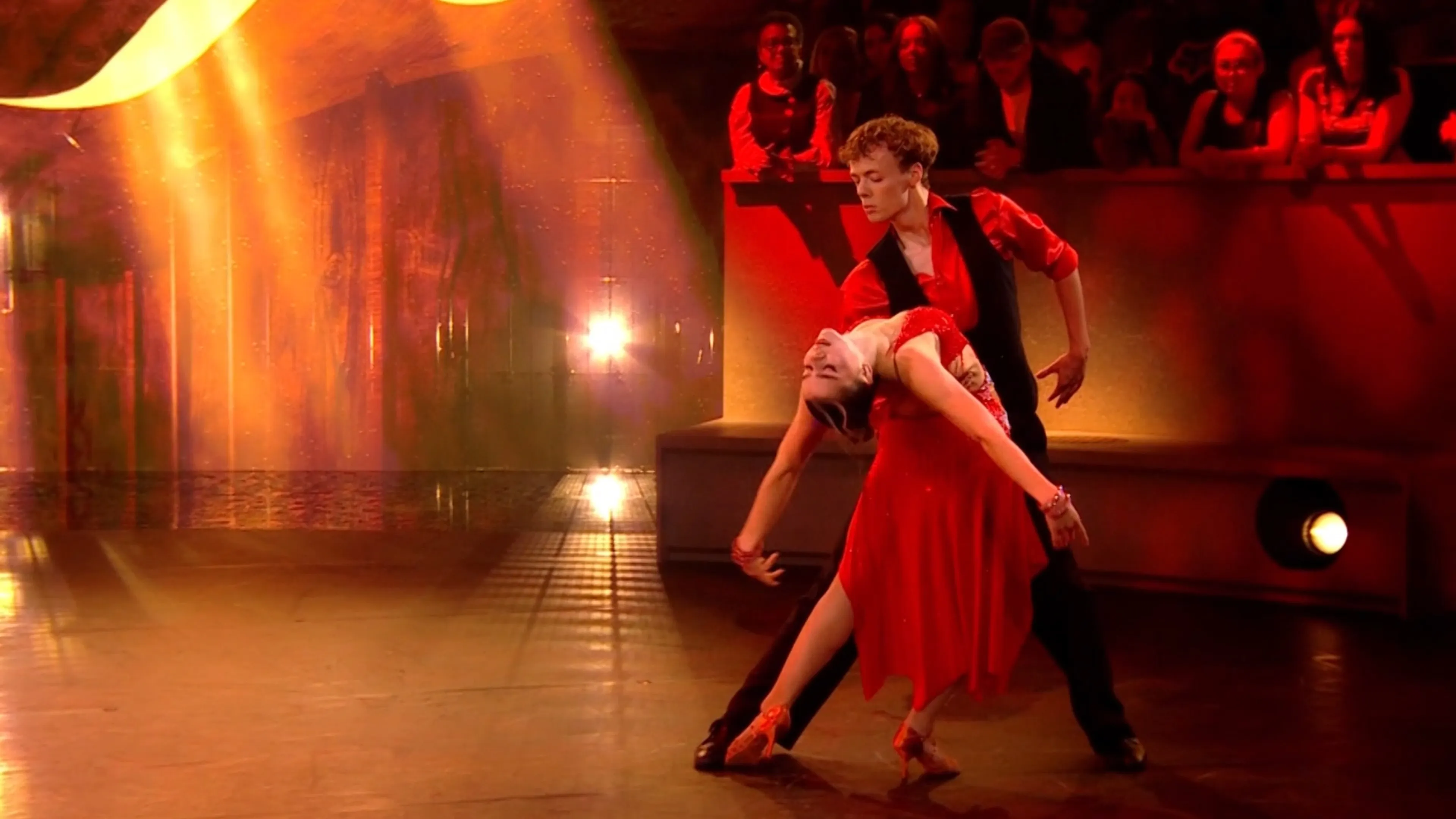 Noah & Femke zetten stijlvolle performance neer | Finaleshow