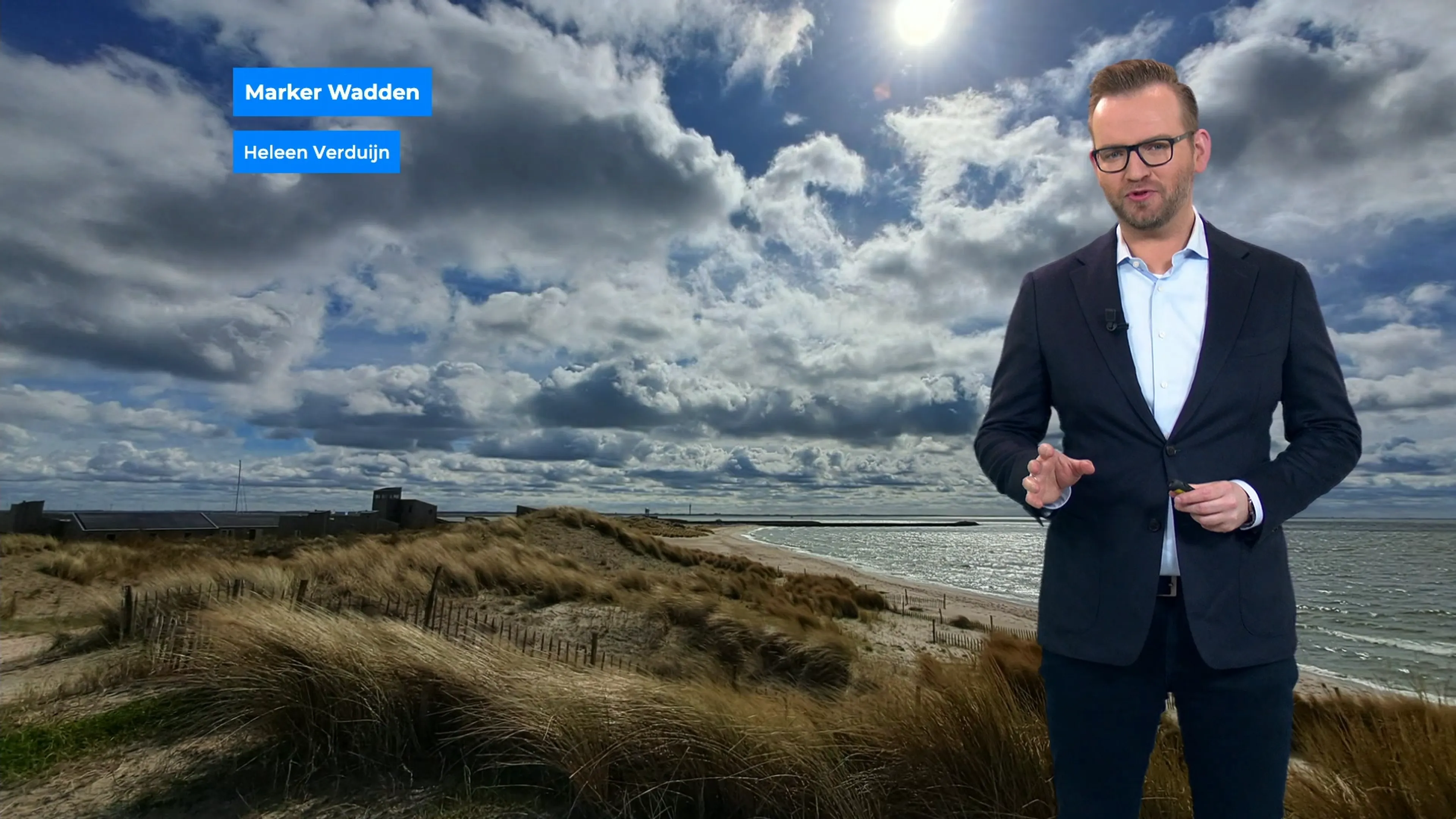 Zoeken naar eieren en de zon op wisselvallige tweede paasdag