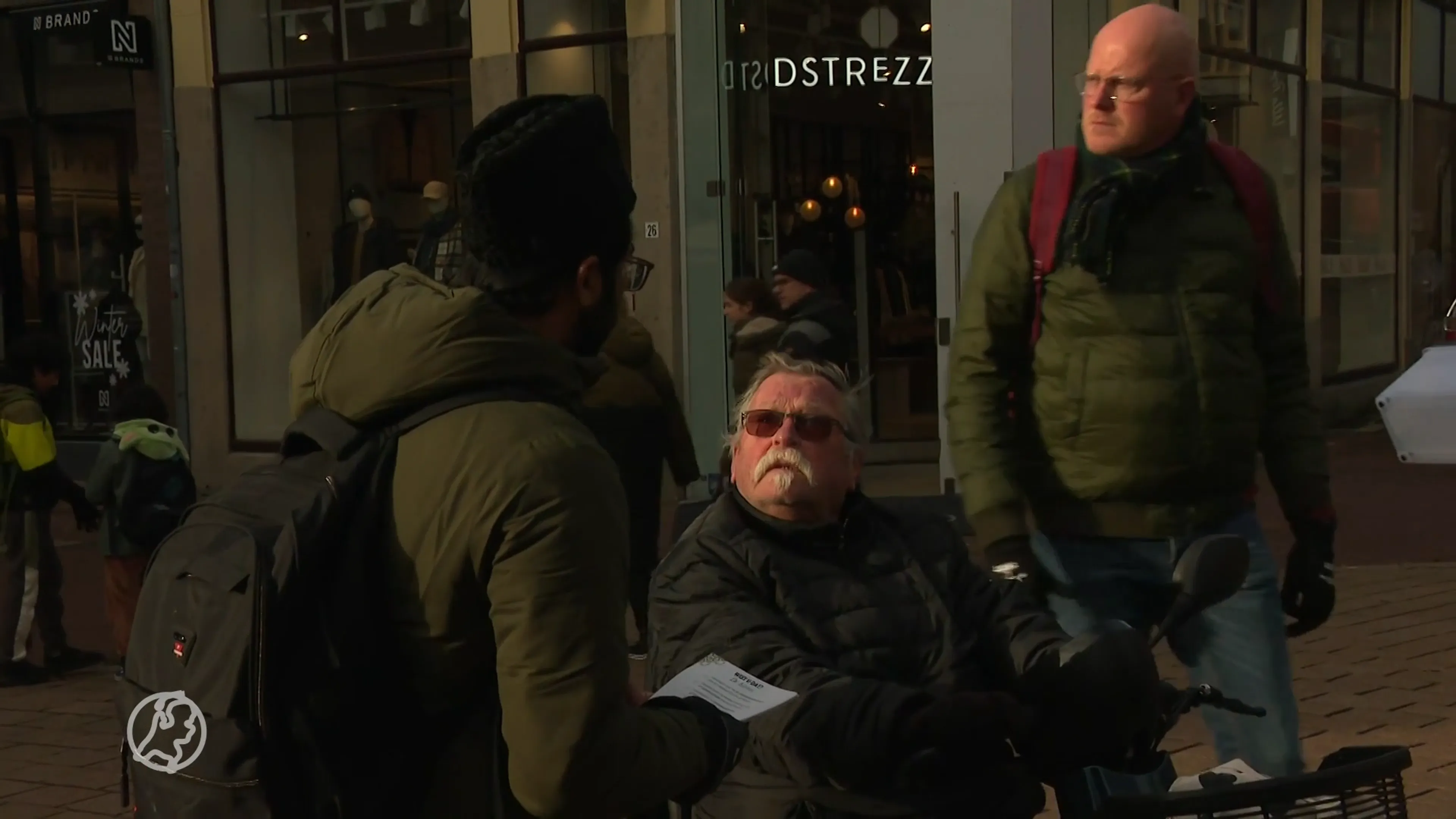Gratis korans uitgedeeld in Arnhem: 'Leverde mooie gesprekken op'