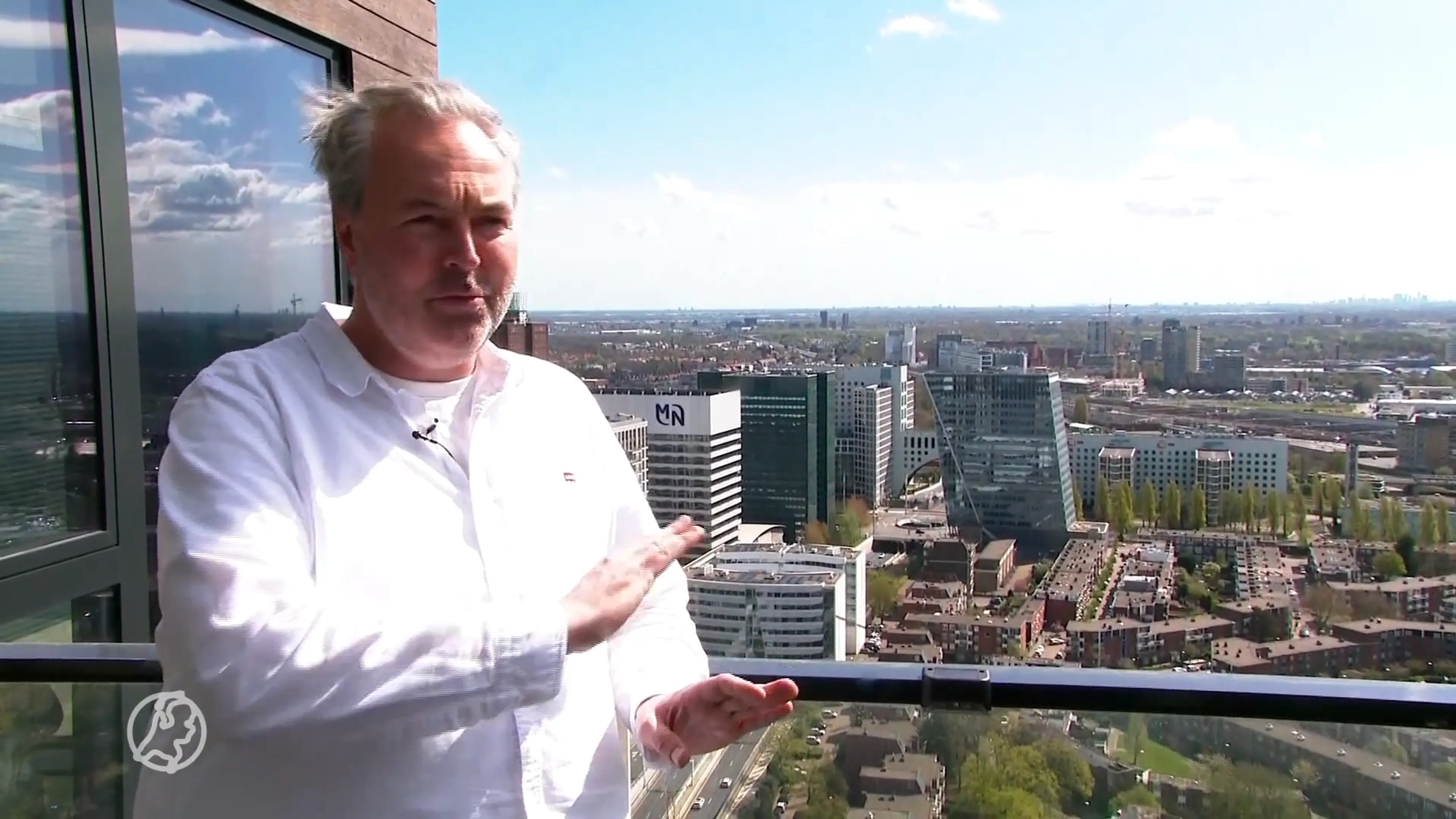 Danny woont op de 33e etage en is kapotte lift spuugzat: 'Bekaf na al die trappen!'