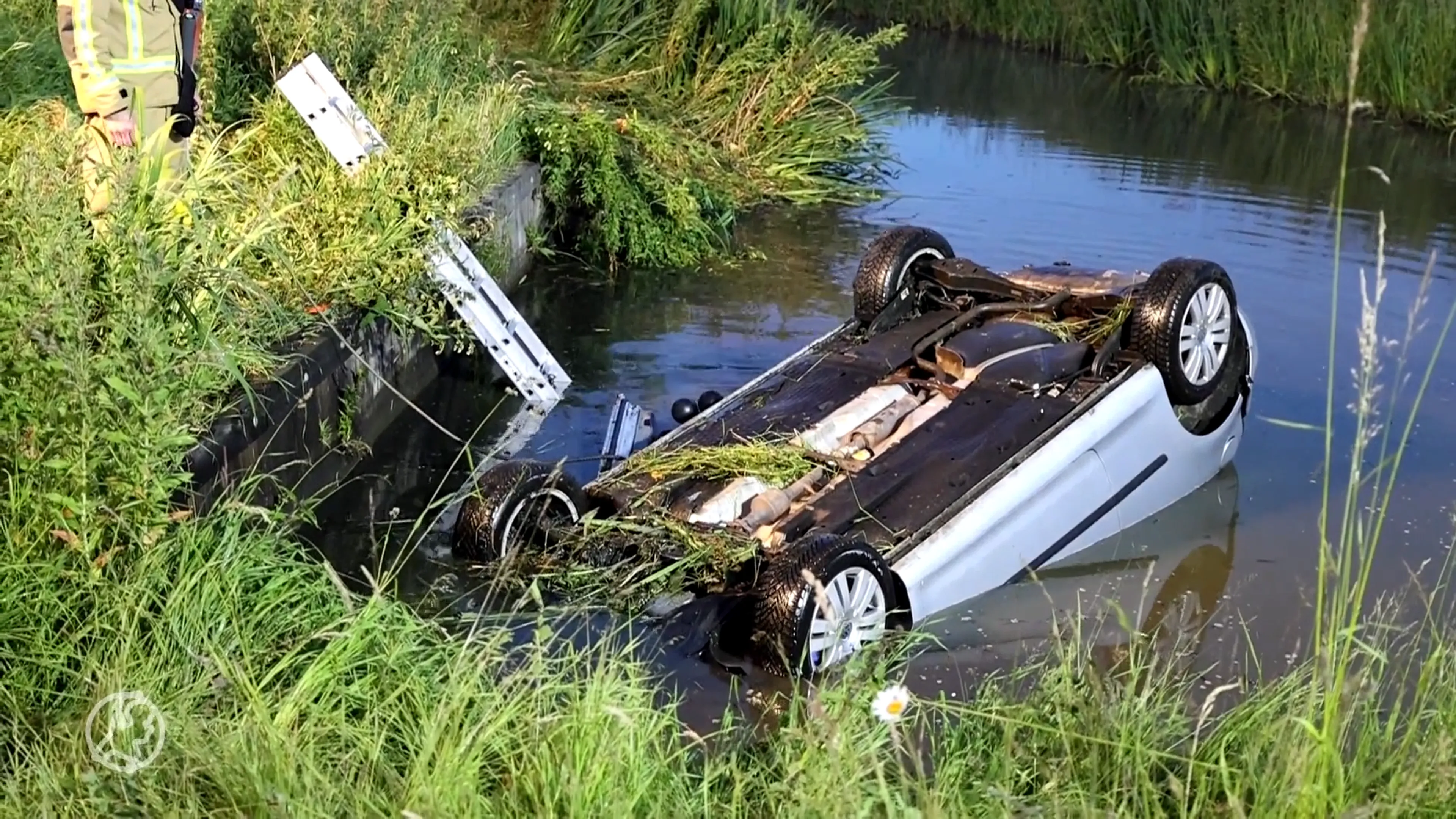 Auto's te water in de Lier, meerdere gewonden