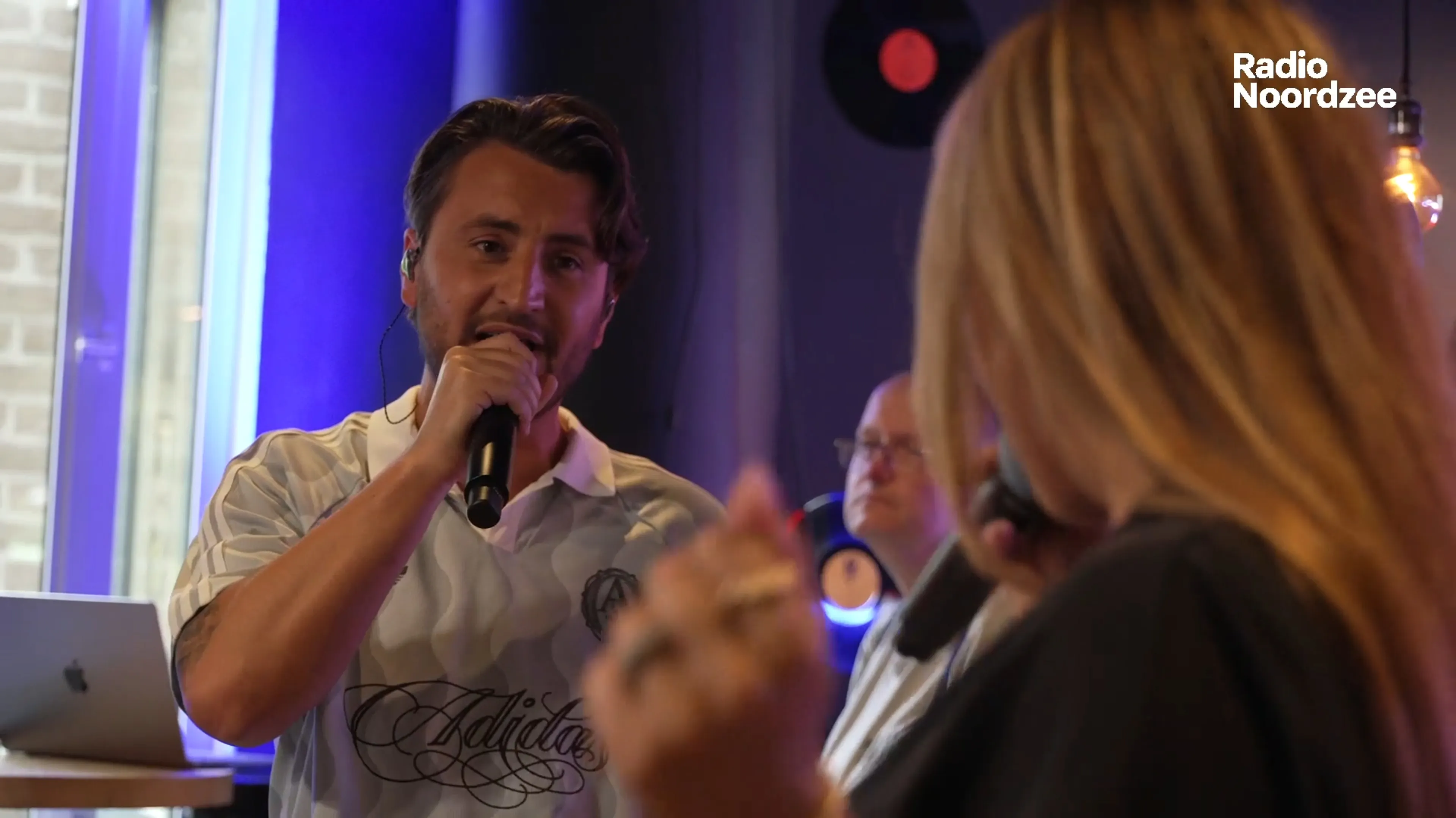 Danny Froger & Mikki van Wijk met liveoptreden van 'Knipperlicht'