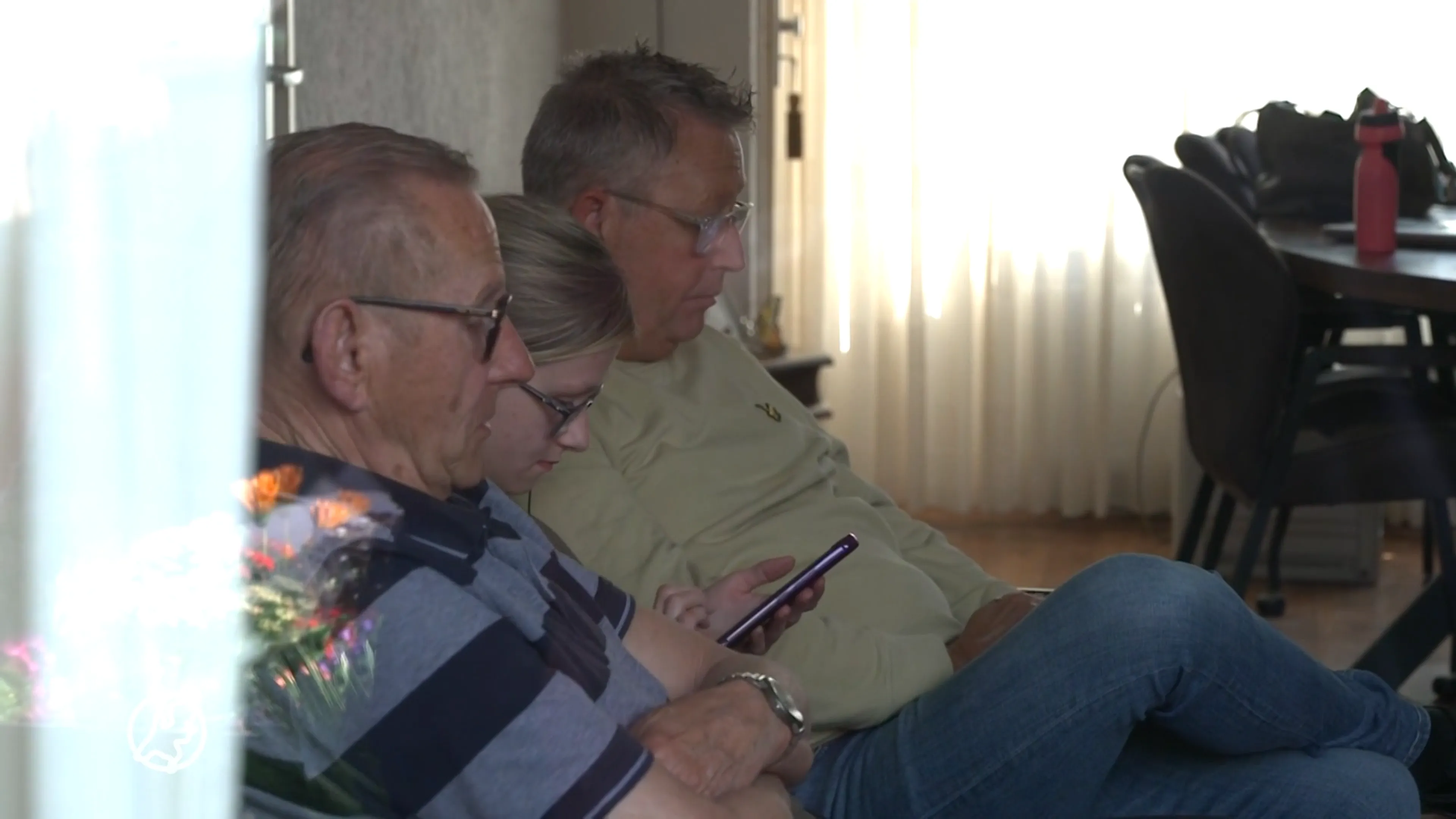 William woont noodgedwongen met tienerdochter bij vader (77) in huis
