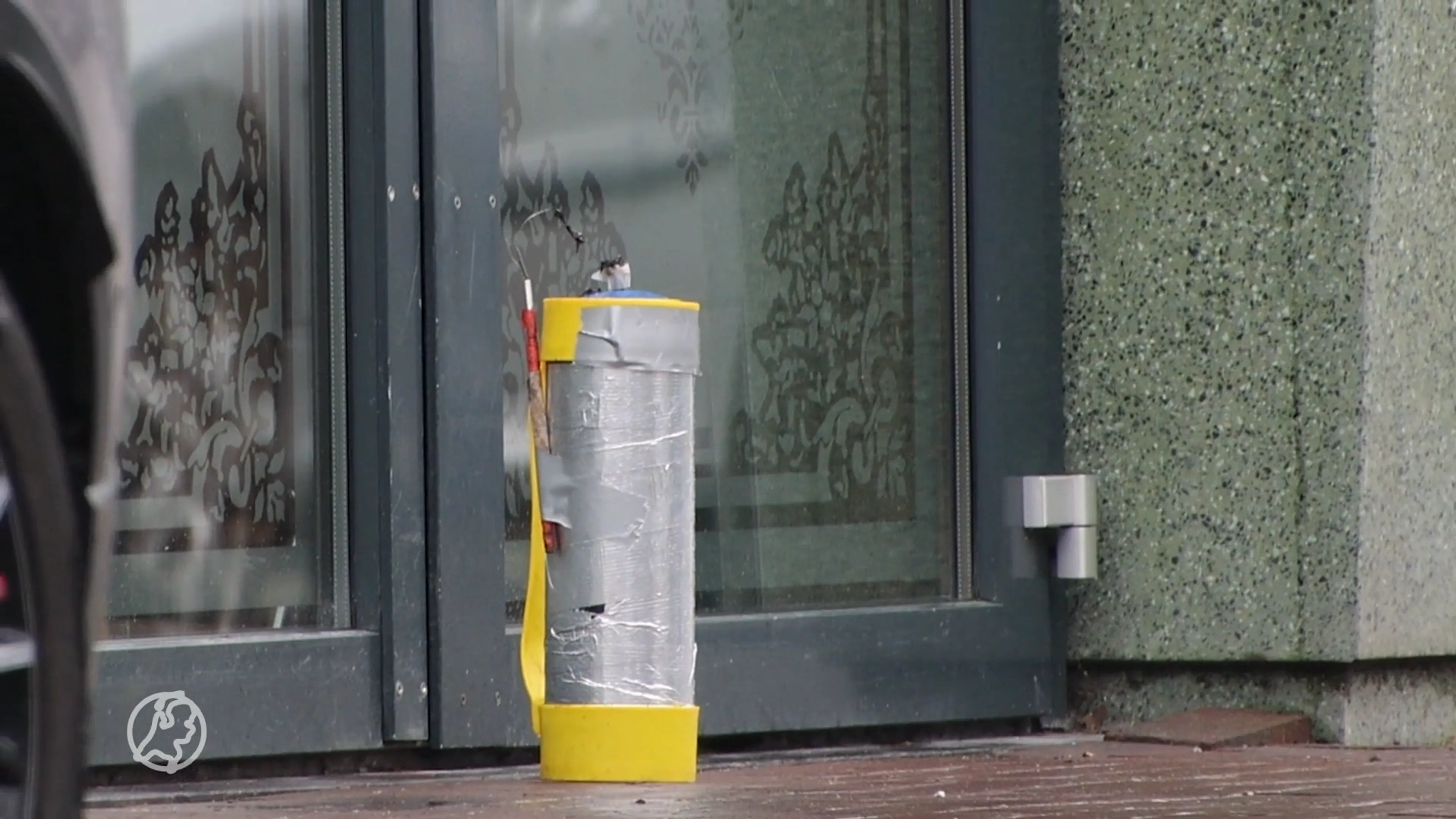 Verdacht pakketje in Groningen, politie zet omgeving af