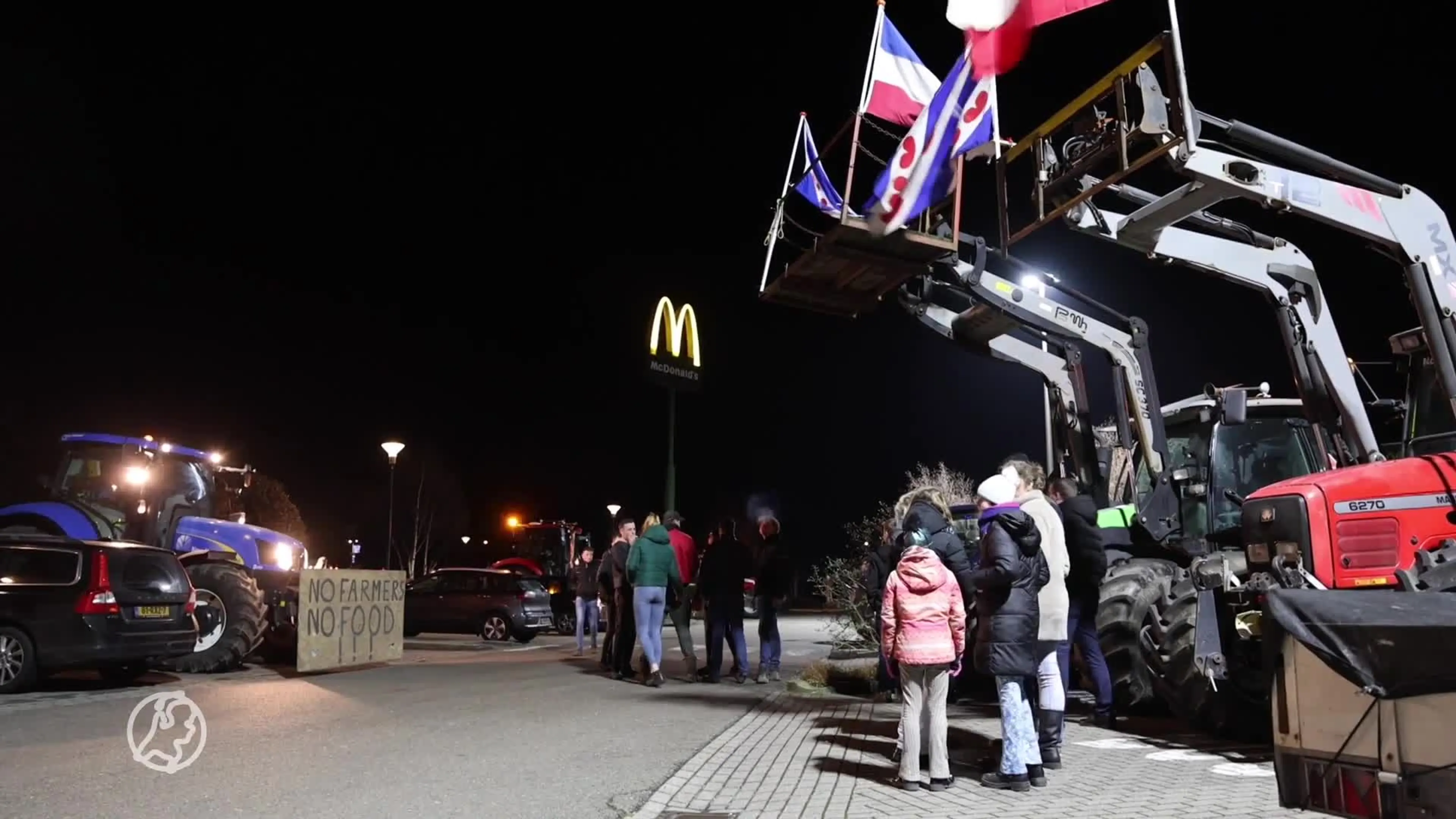 Boeren verzamelen langs de A7 voor protest