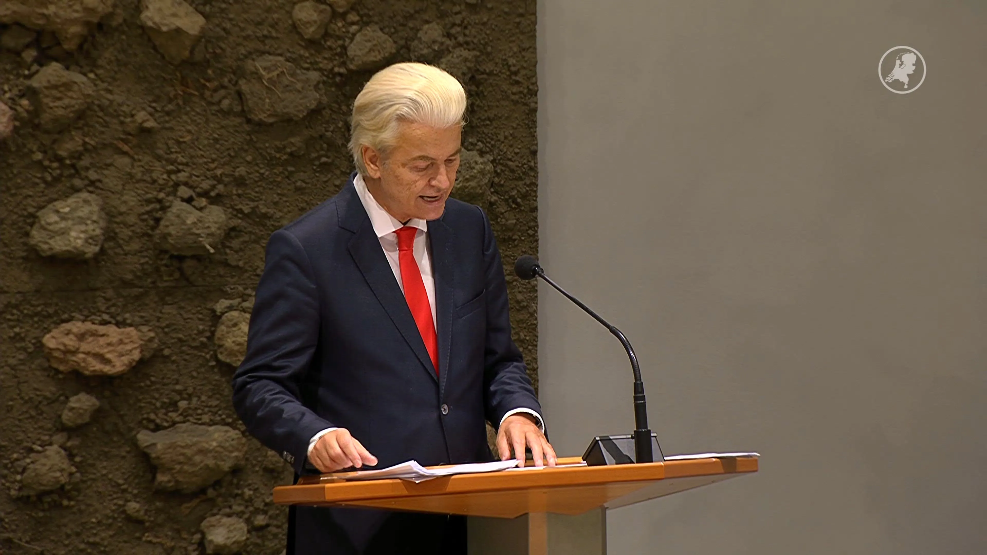 Wilders kondigt motie van wantrouwen aan