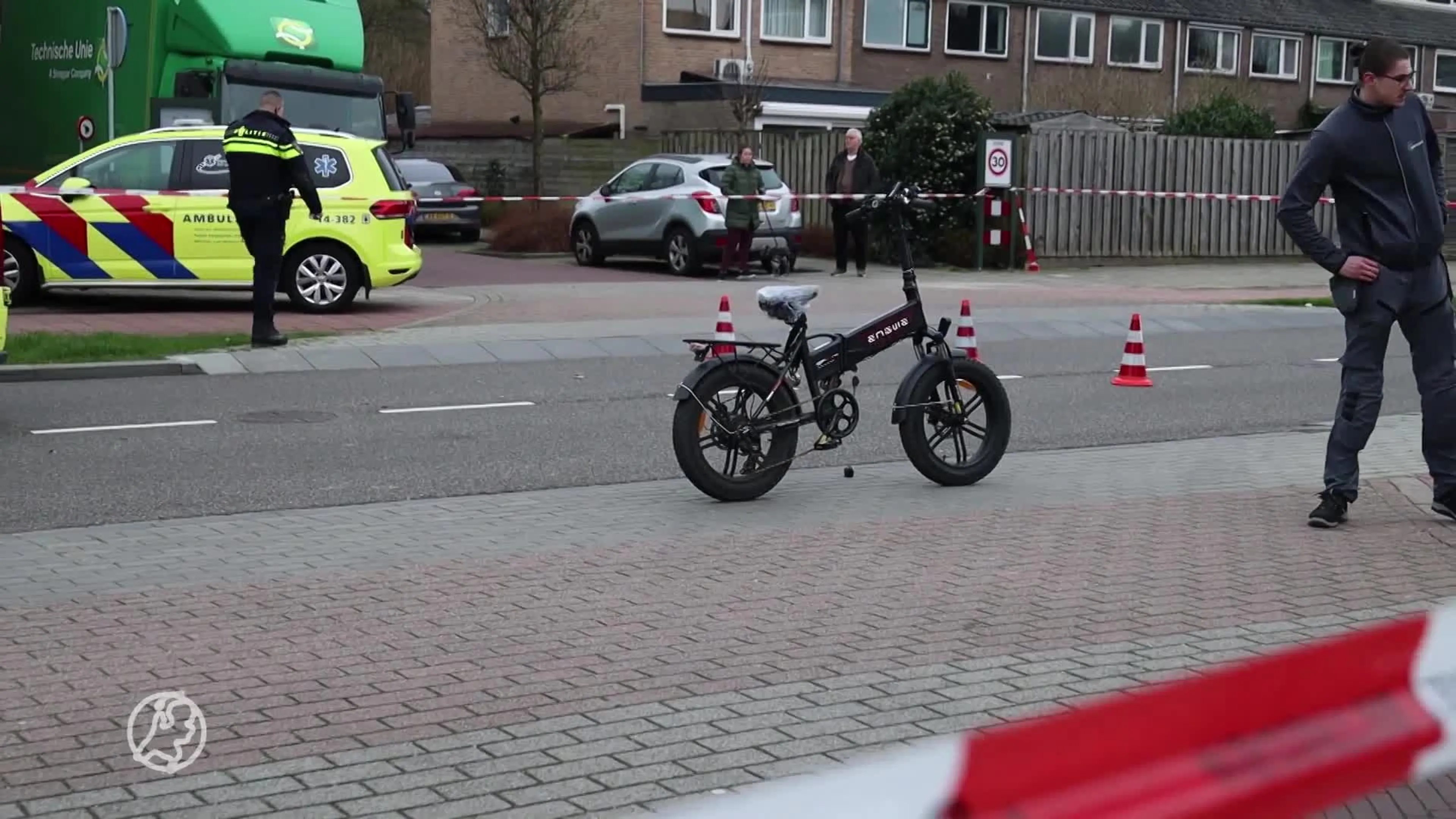 Meisje (16) op fatbike raakt gewond na aanrijding in Naarden