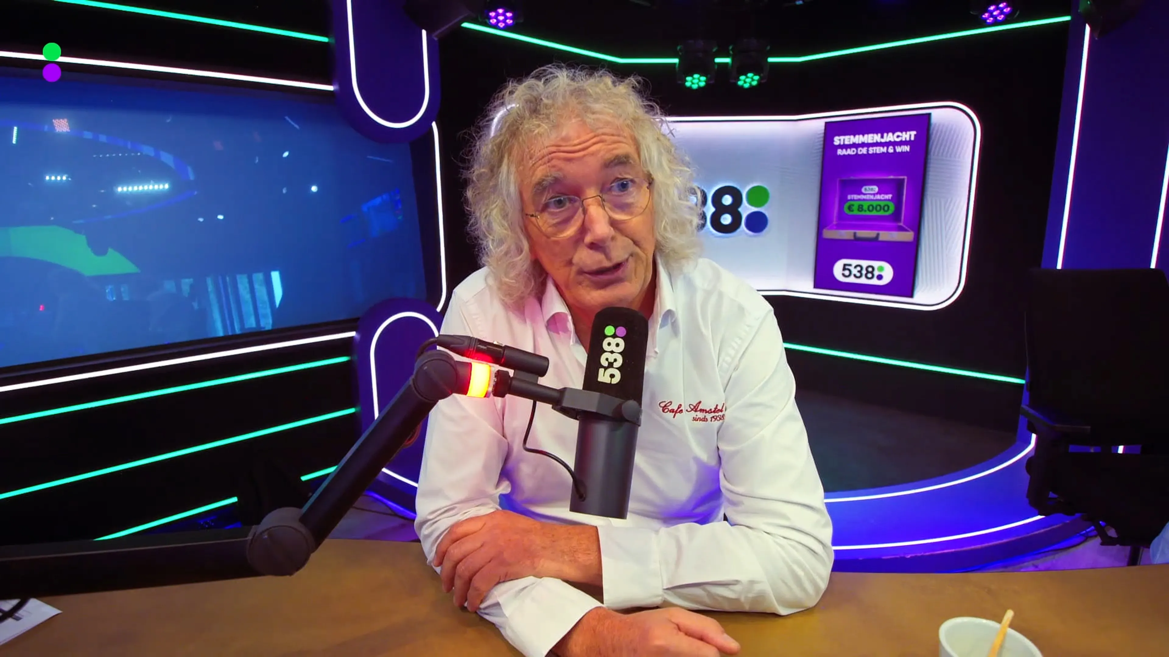 De mop van Arie gaat bij de dokter langs!