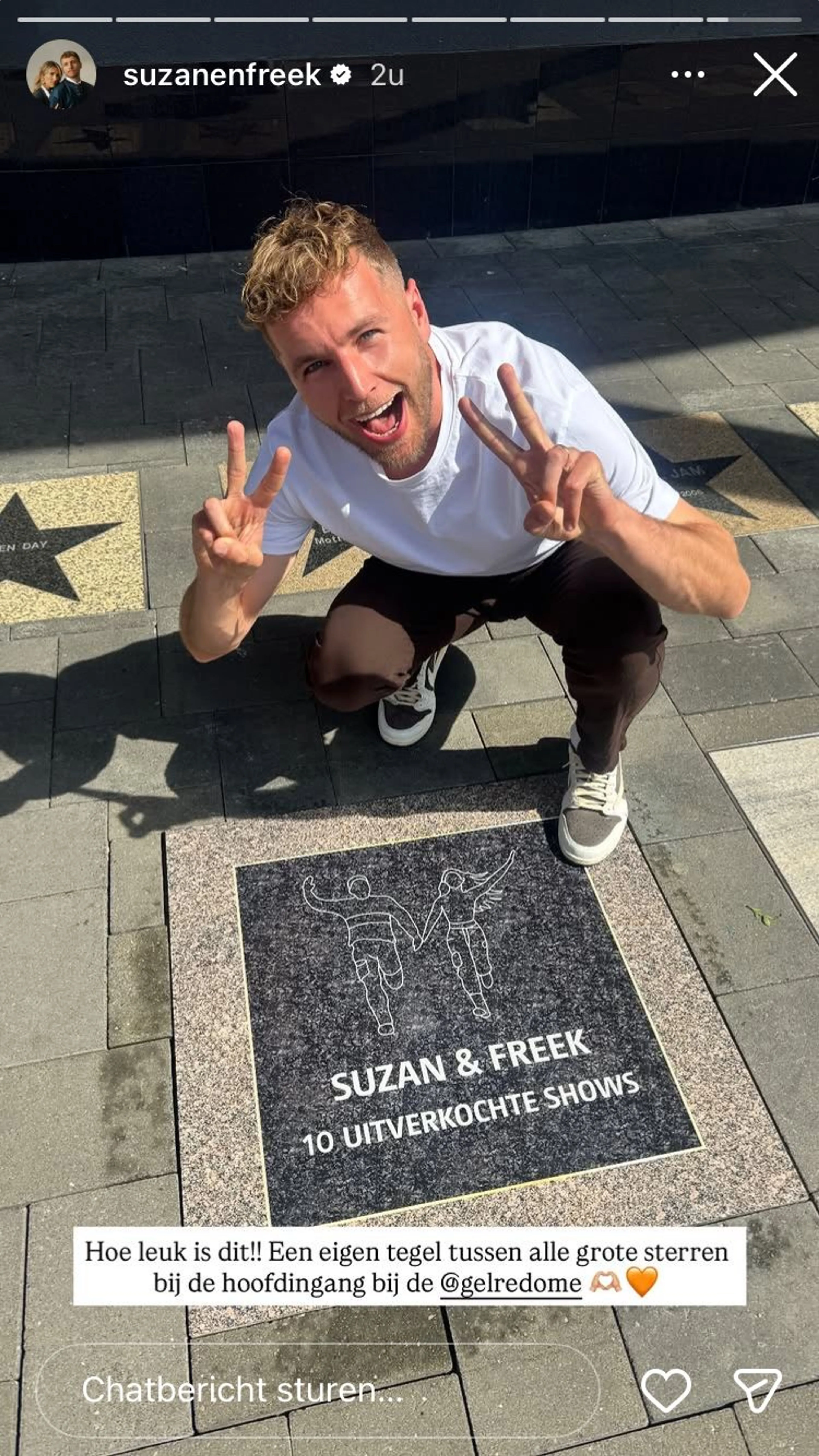 Suzan & Freek krijgen eretegel bij GelreDome (bron: Instagram)