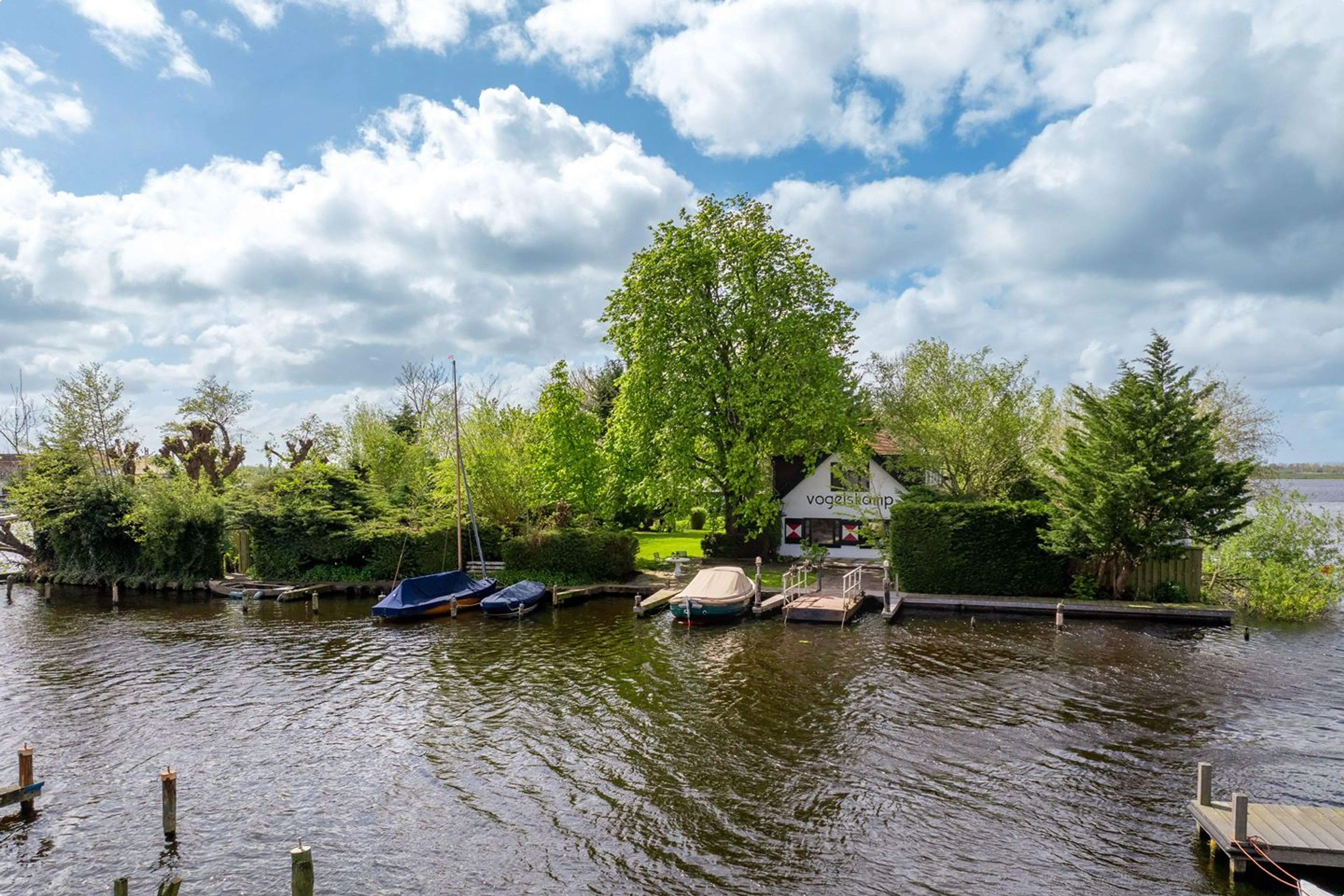 Het eiland dat te koop staat. Beeld: Wilbrink & v.d. Vlugt Makelaars