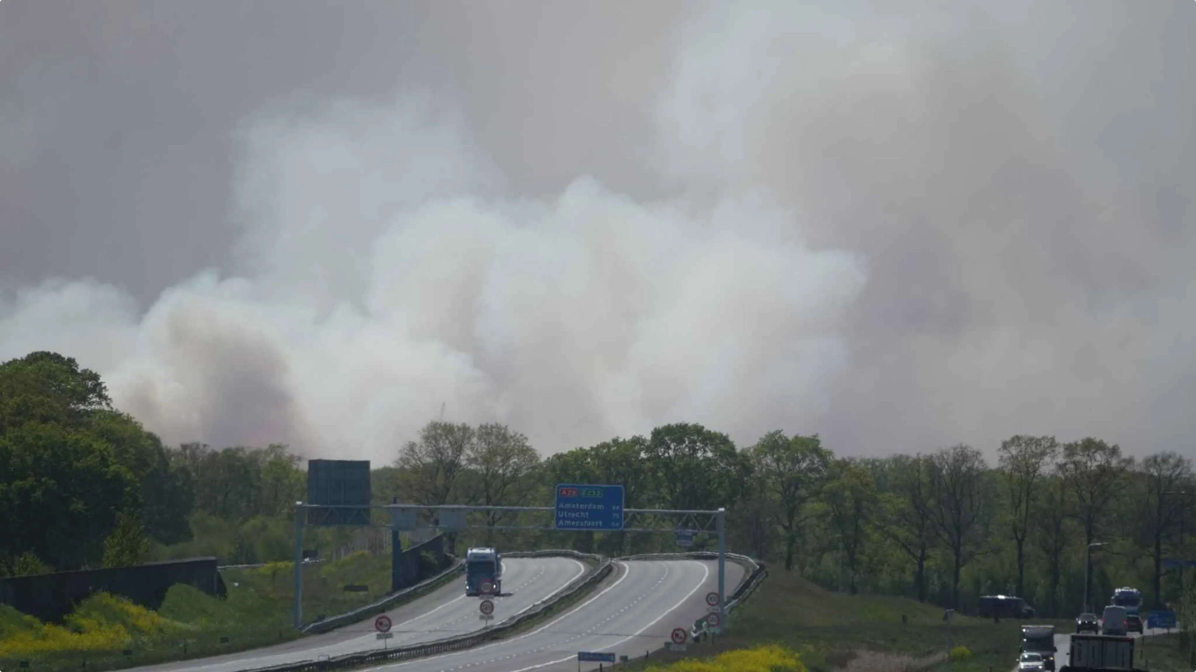De snelweg A28 is dicht. Foto: Persbureau Meter