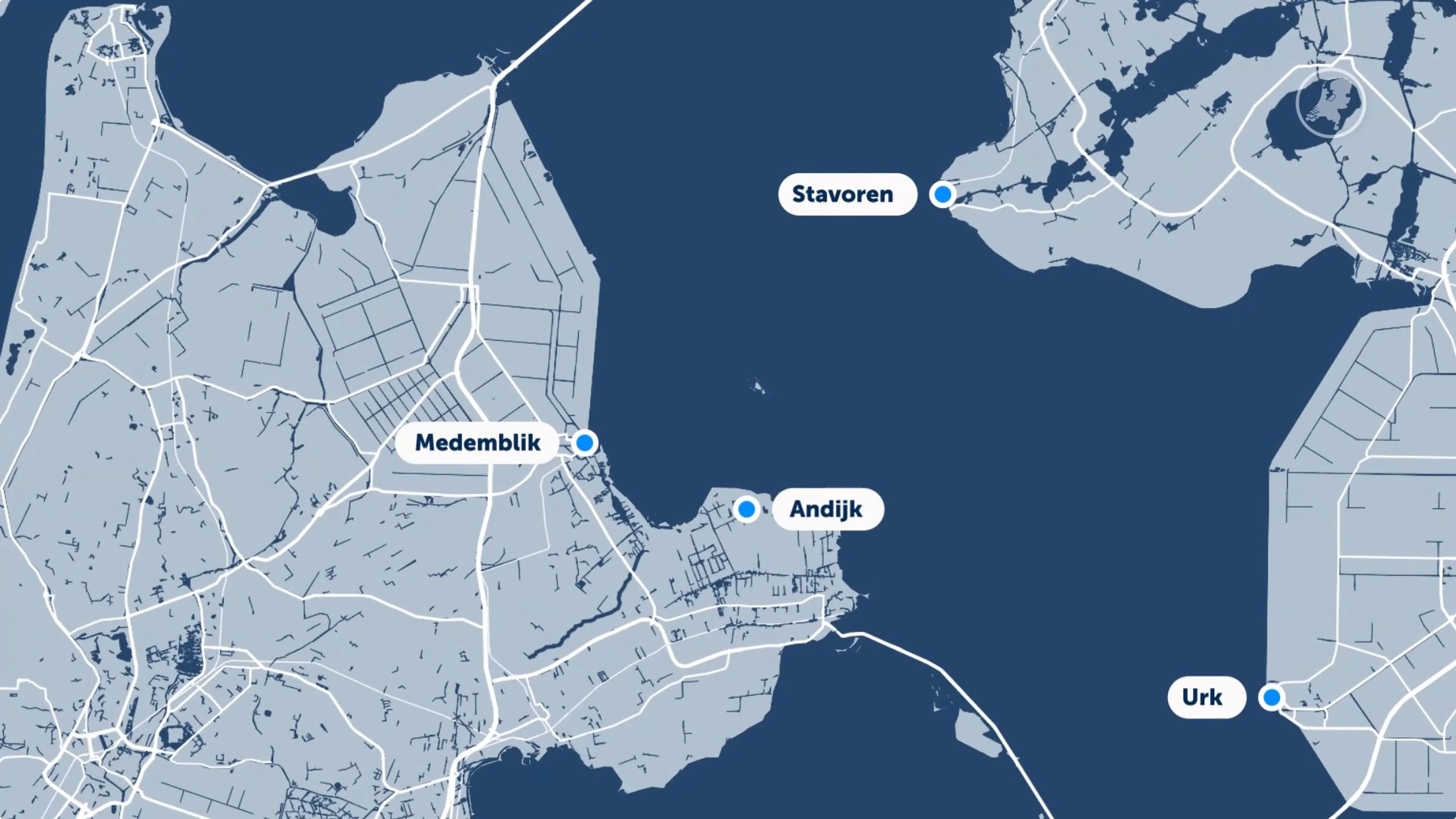 Het eiland De Kreupel ligt tussen Medemblik, Stavoren en Andijk