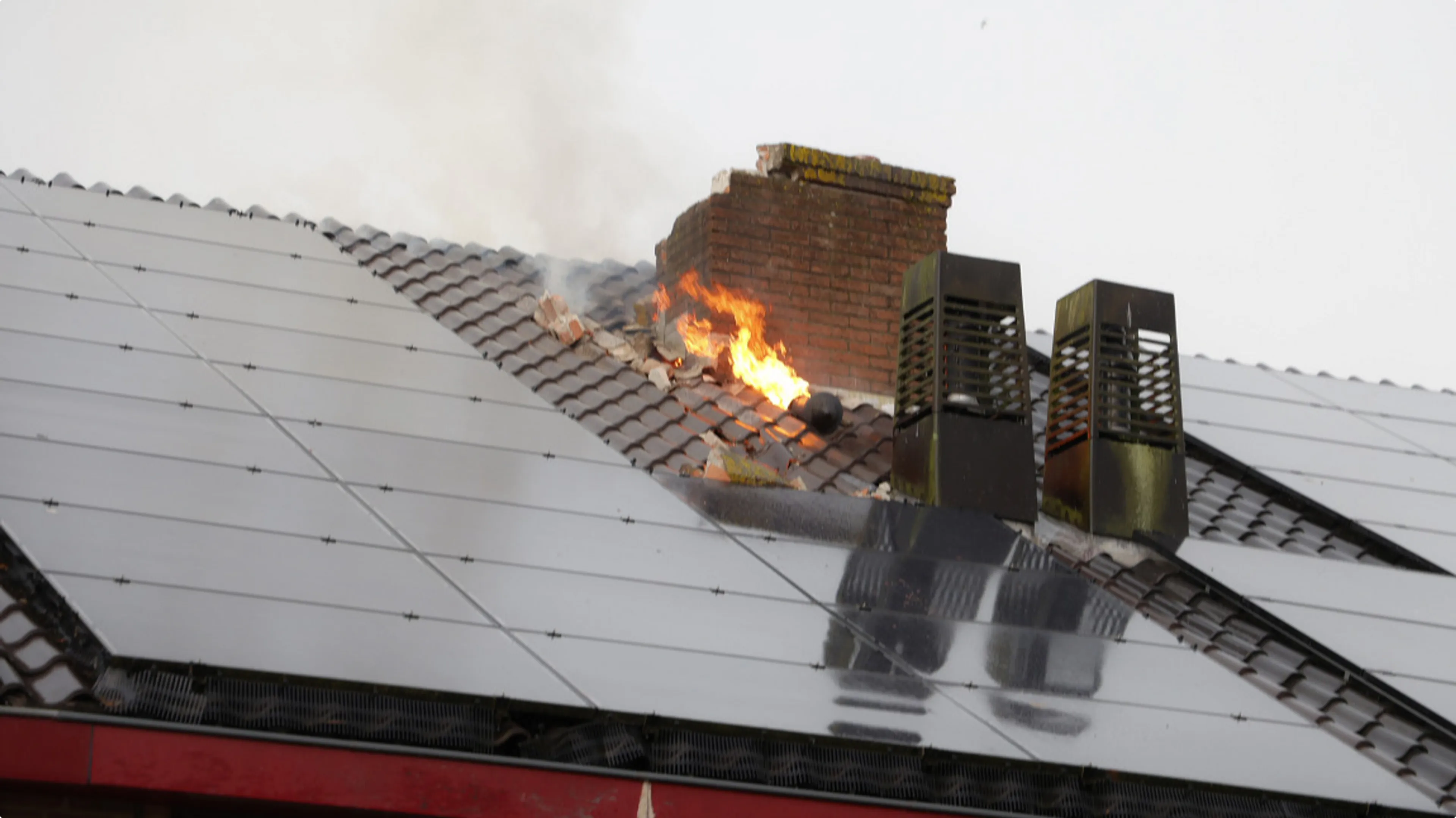 Blikseminslag in woning Zoetermeer. Foto: Regio15