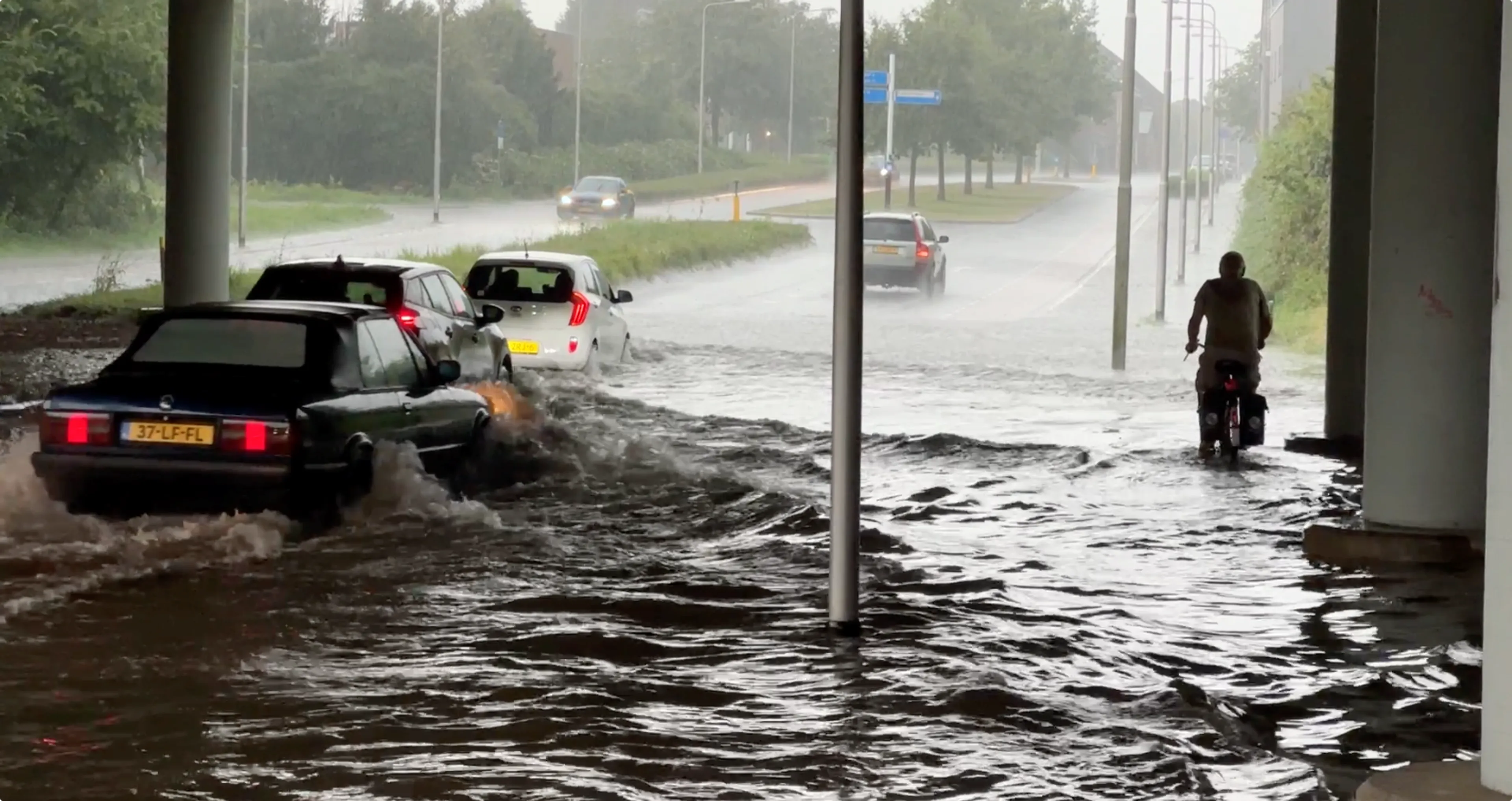 Beeld: Track '88/ Archiefbeelden wateroverlast