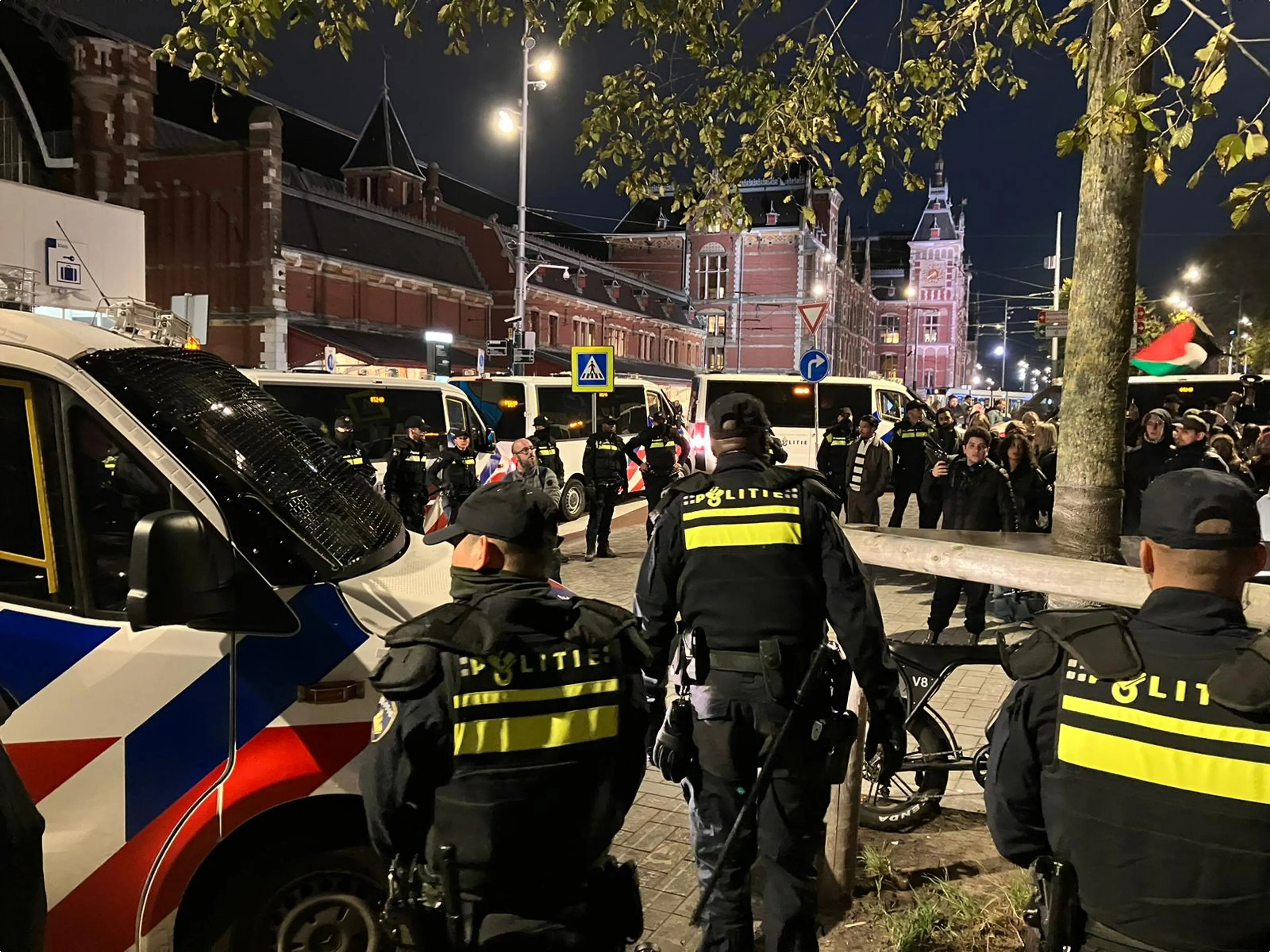 Veel politie op de been bij Amsterdam CS