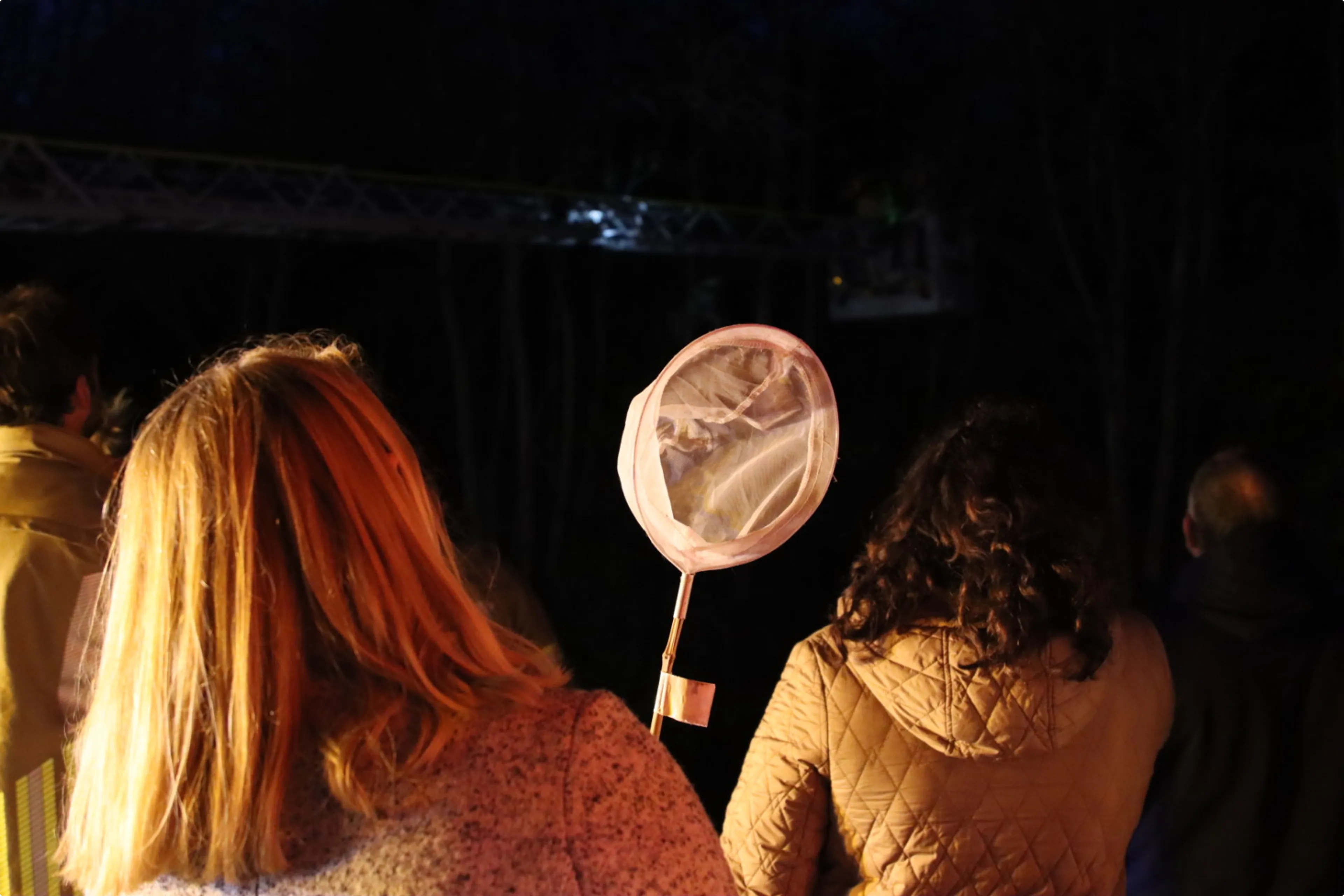 Buurtbewoner schoten te hulp. Beeld: Flashlight Fotografie