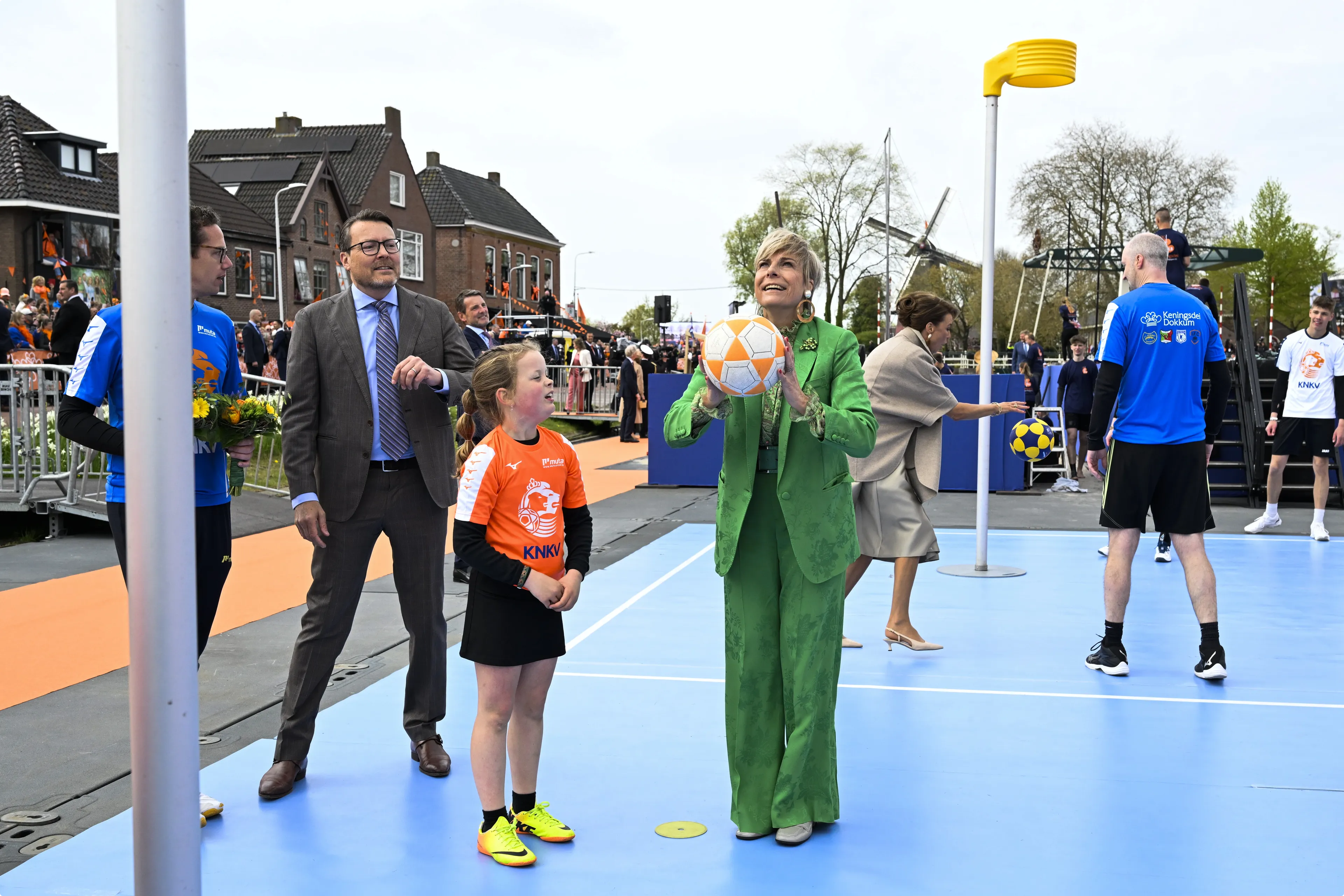 Prins Constantijn en prinses Laurentien tijdens de viering van Koningsdag in Dokkum. Beeld: ANP