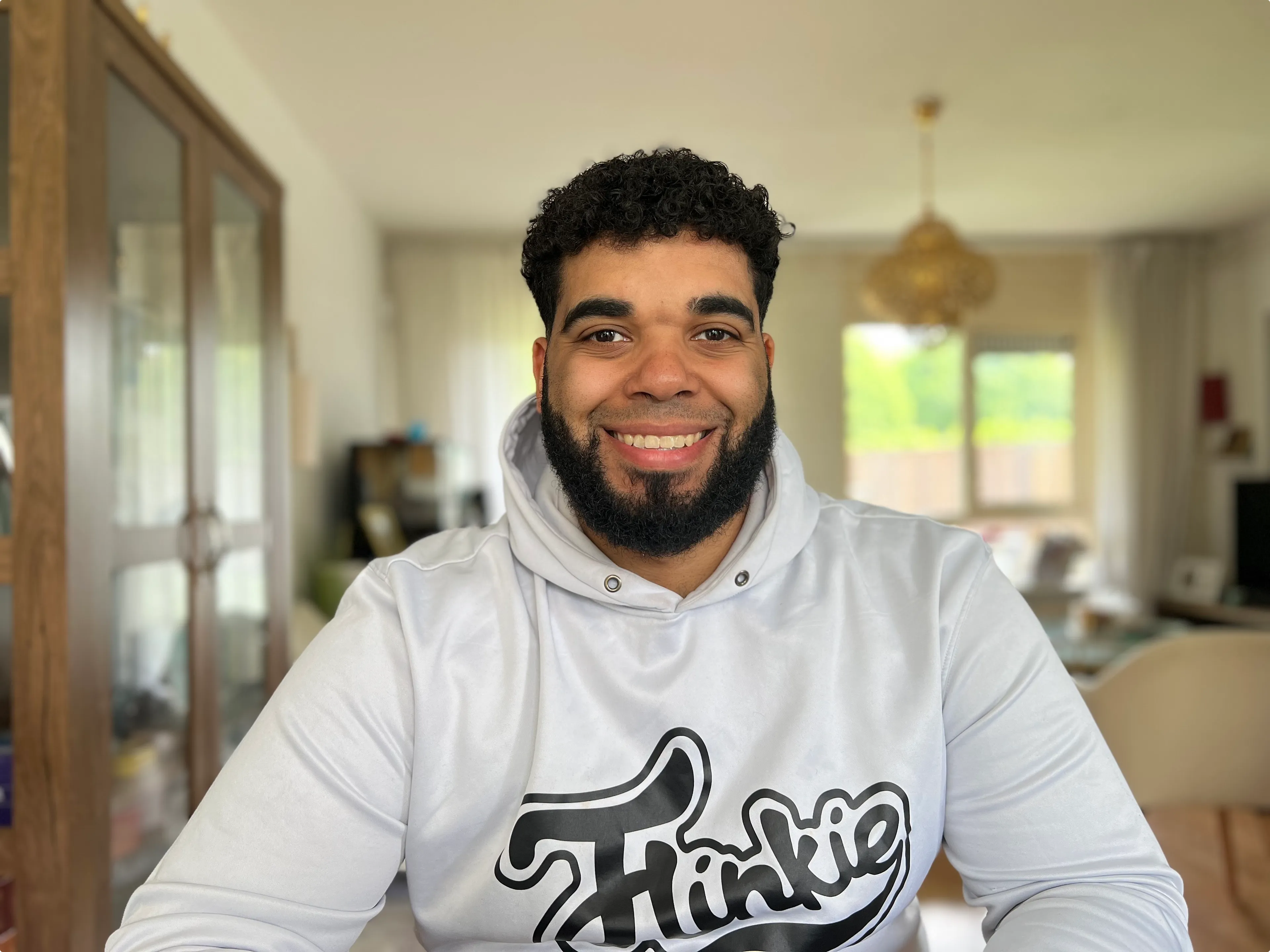 Danny kan weer voorzichtig lachen