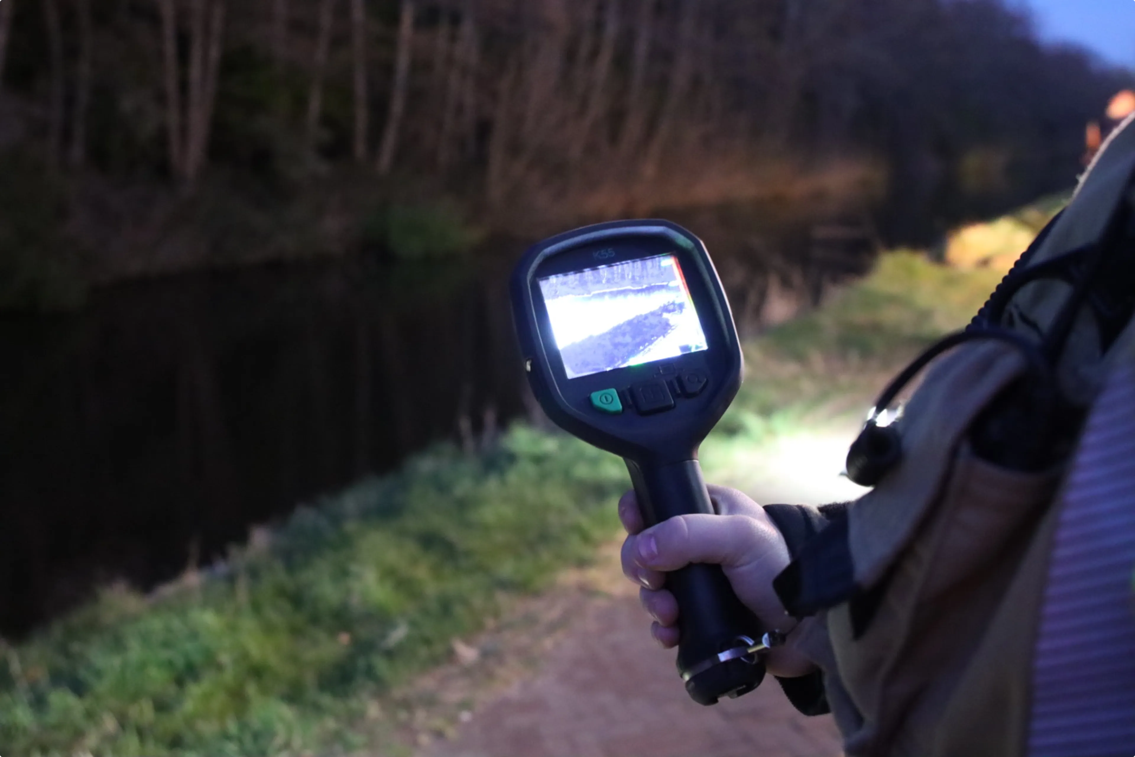 Met een warmtebeeldcamera zag de brandweer Ponchik zitten. Beeld: Flashlight Fotografie