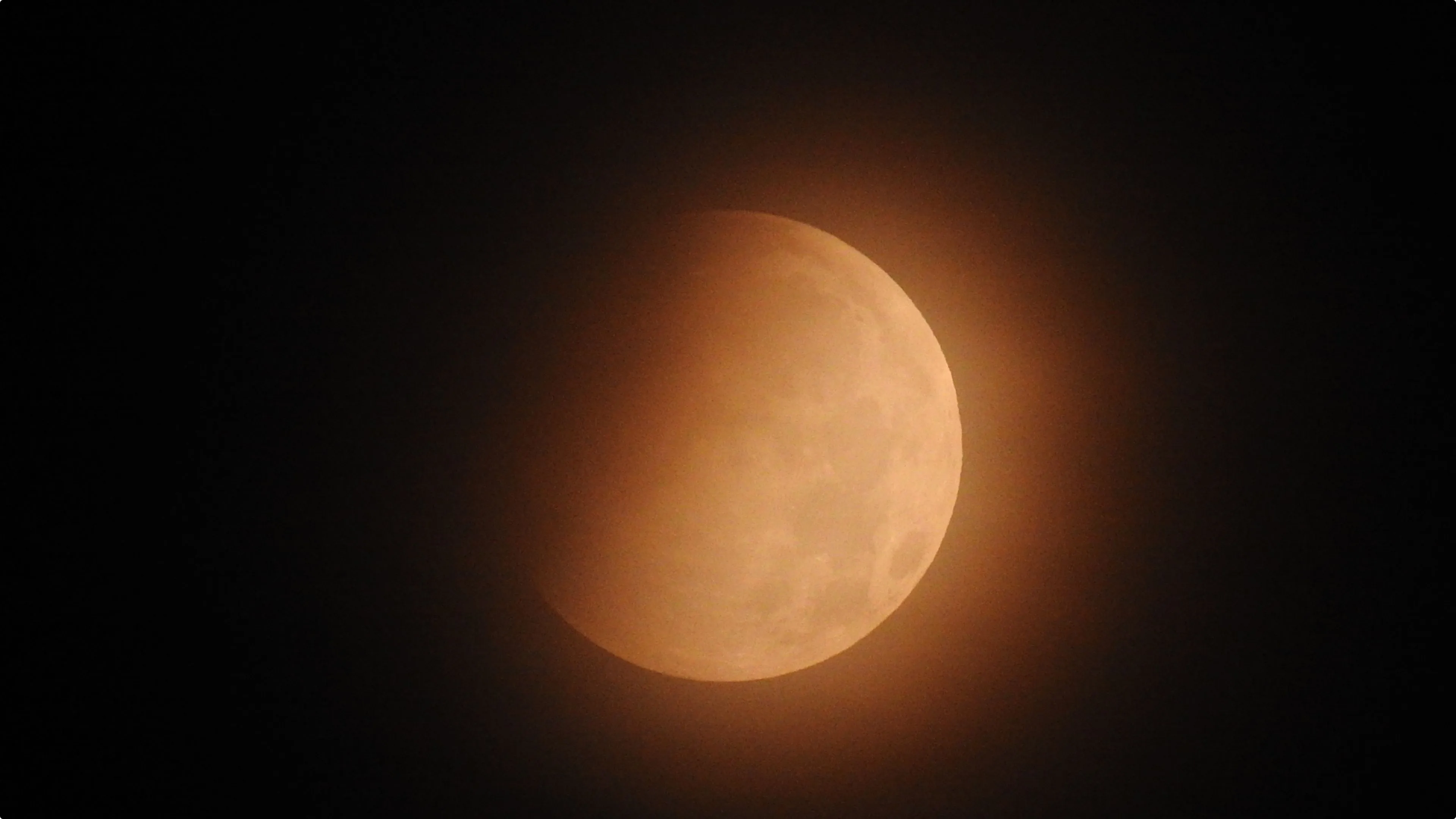 Maansverduistering vastgelegd in Pingjum, door J.M. Koningstein.