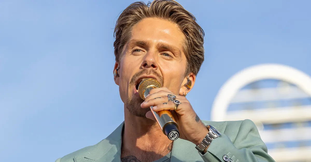 André Hazes legt optredens de komende maanden noodgedwongen stil | Vandaag Inside