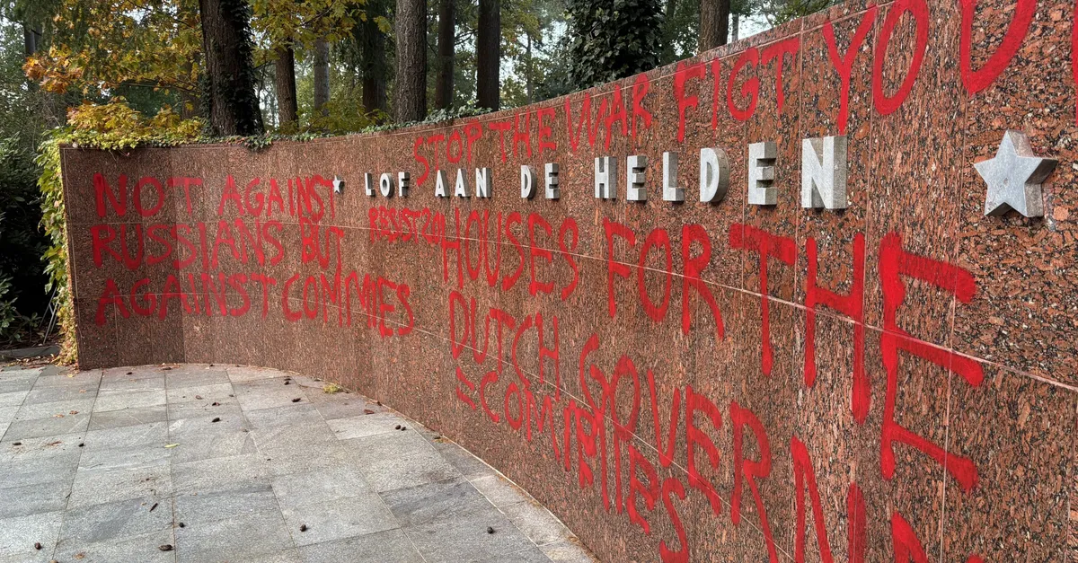 Sovjet Ereveld in Leusden opnieuw beklad met leuzen: 'Tragisch en verdrietig'